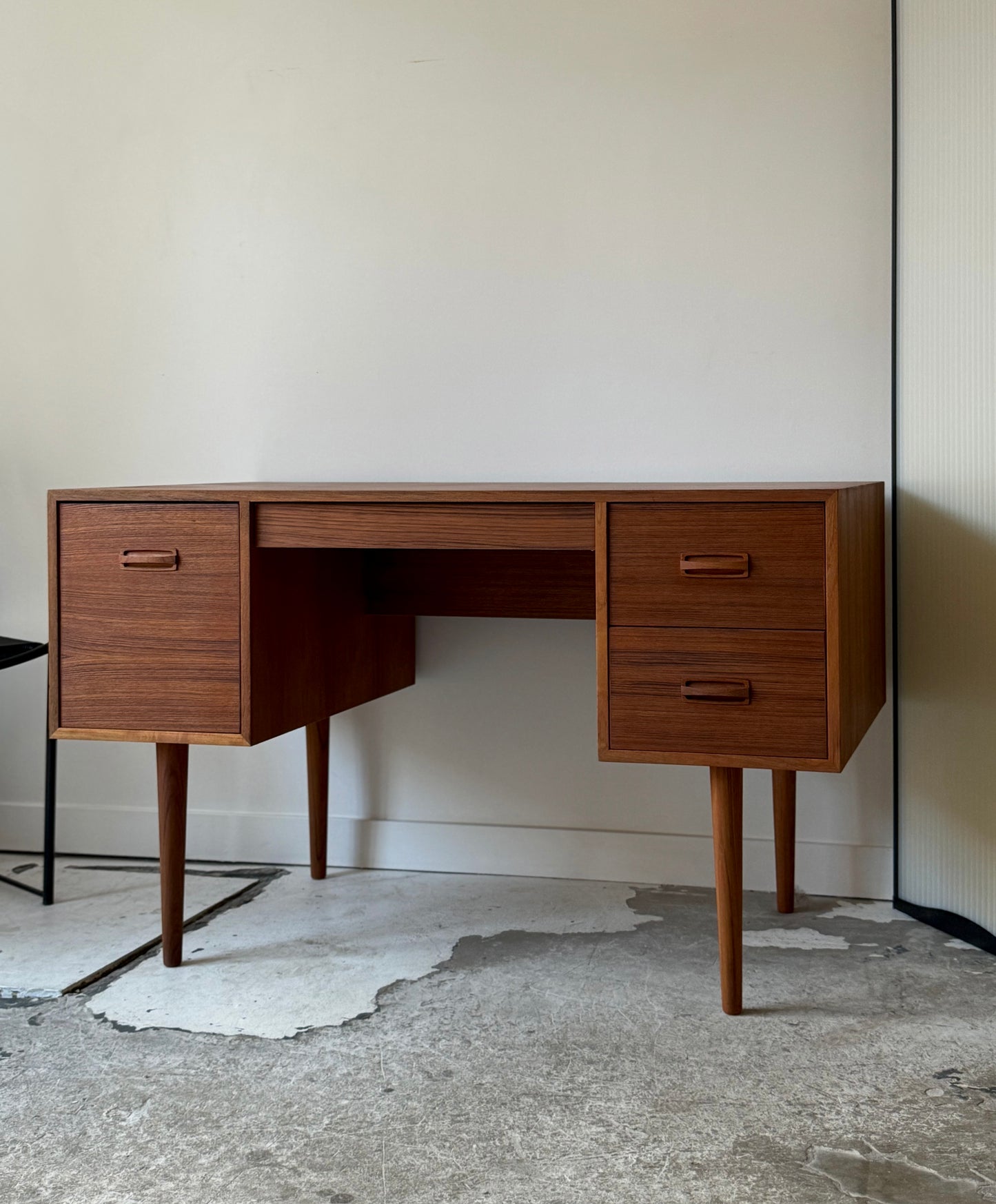 Small teak desk by Mobican