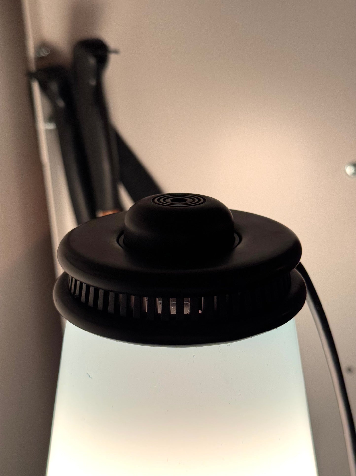 Lampe de table Cono par Ezio Didone pour Arteluce