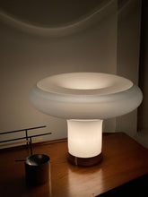Charger l&#39;image dans la galerie, Lampe de table Lesbo par Angelo Mangiarotti pour Artemide
