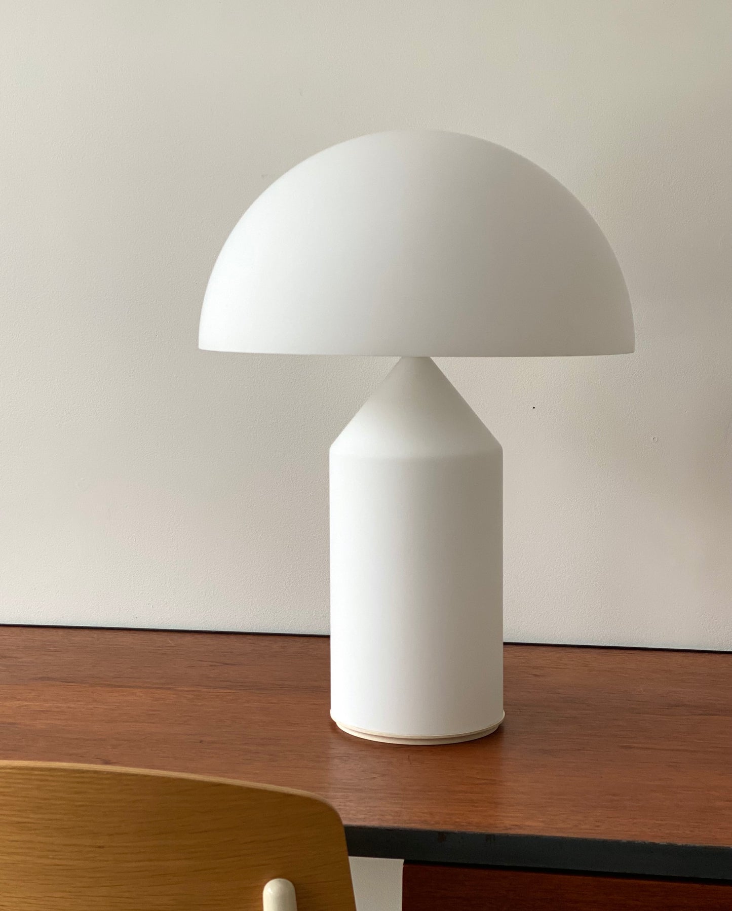 Atollo 237 table lamp by Vico Magistretti for Oluce