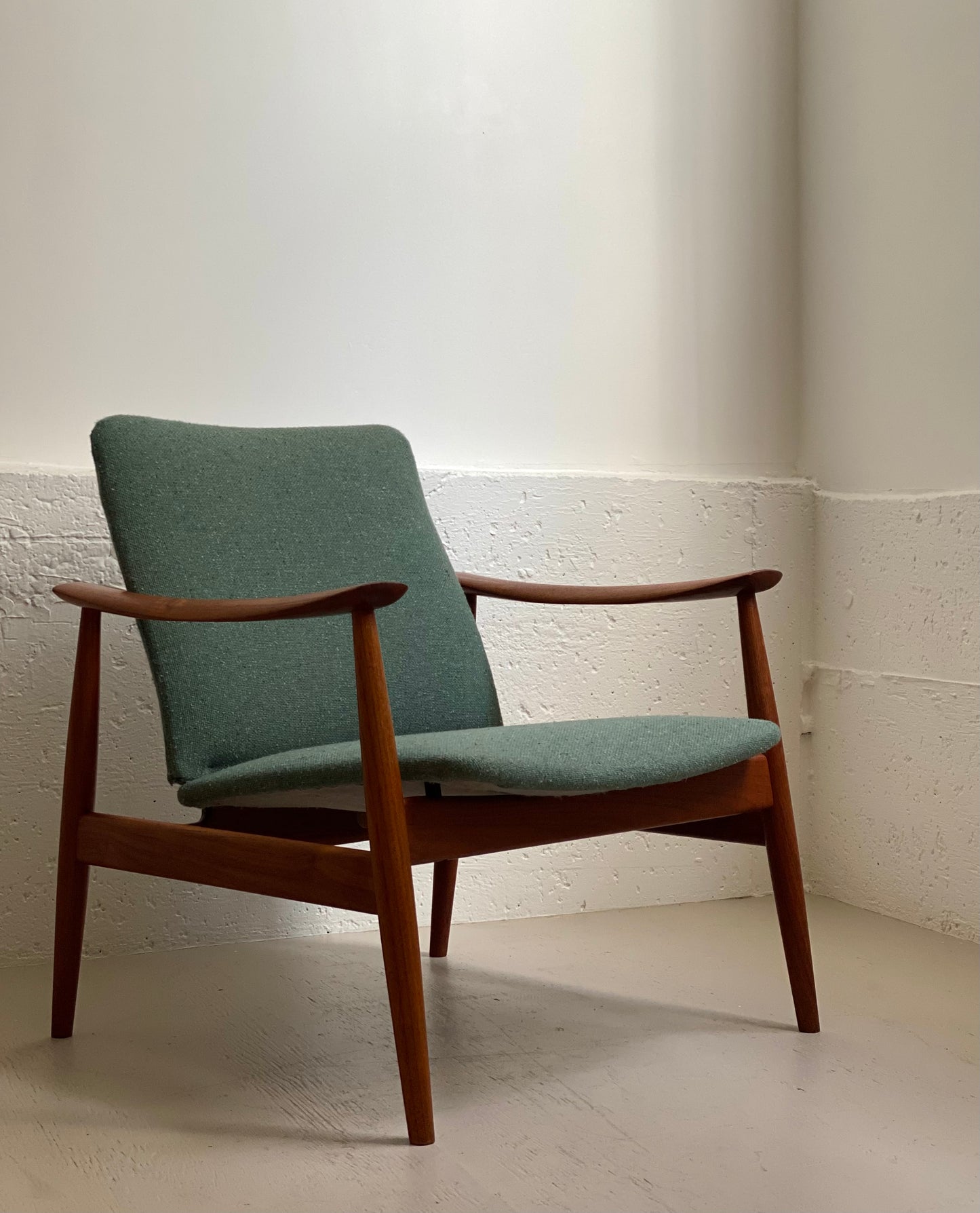 Chaise 138 par Finn Juhl pour France&amp;Son