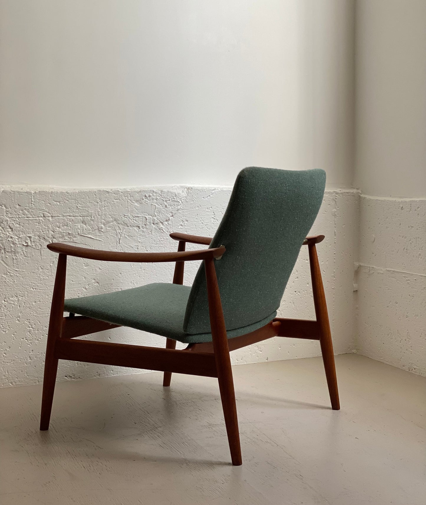 Chaise 138 par Finn Juhl pour France&amp;Son