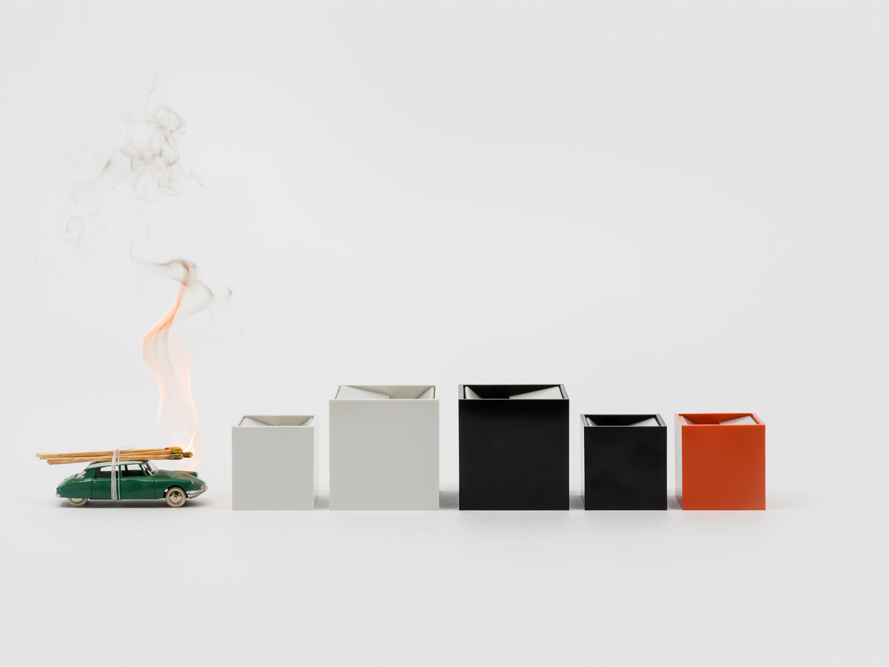 Cubo ashtray by Bruno Munari